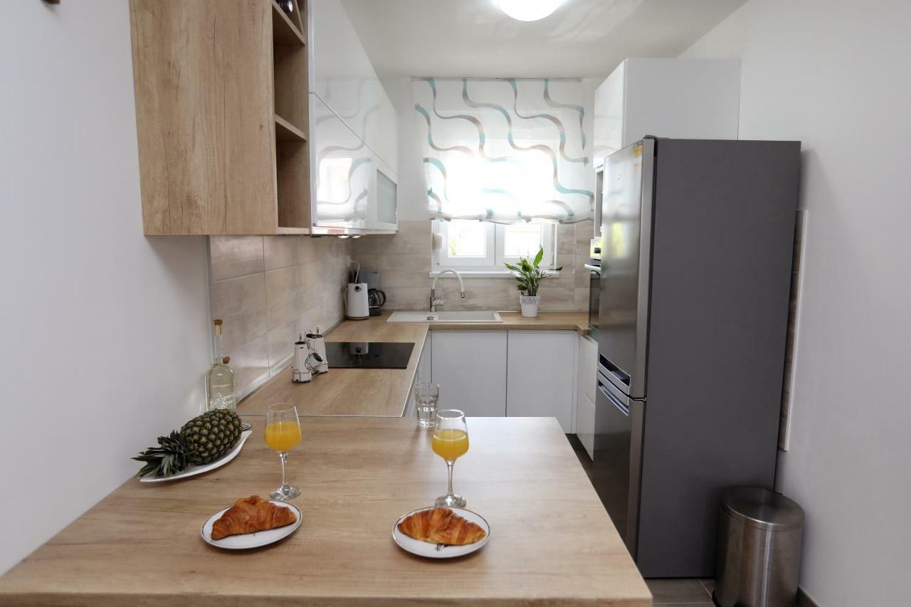 Apartment Little Marijeta Трогір Екстер'єр фото