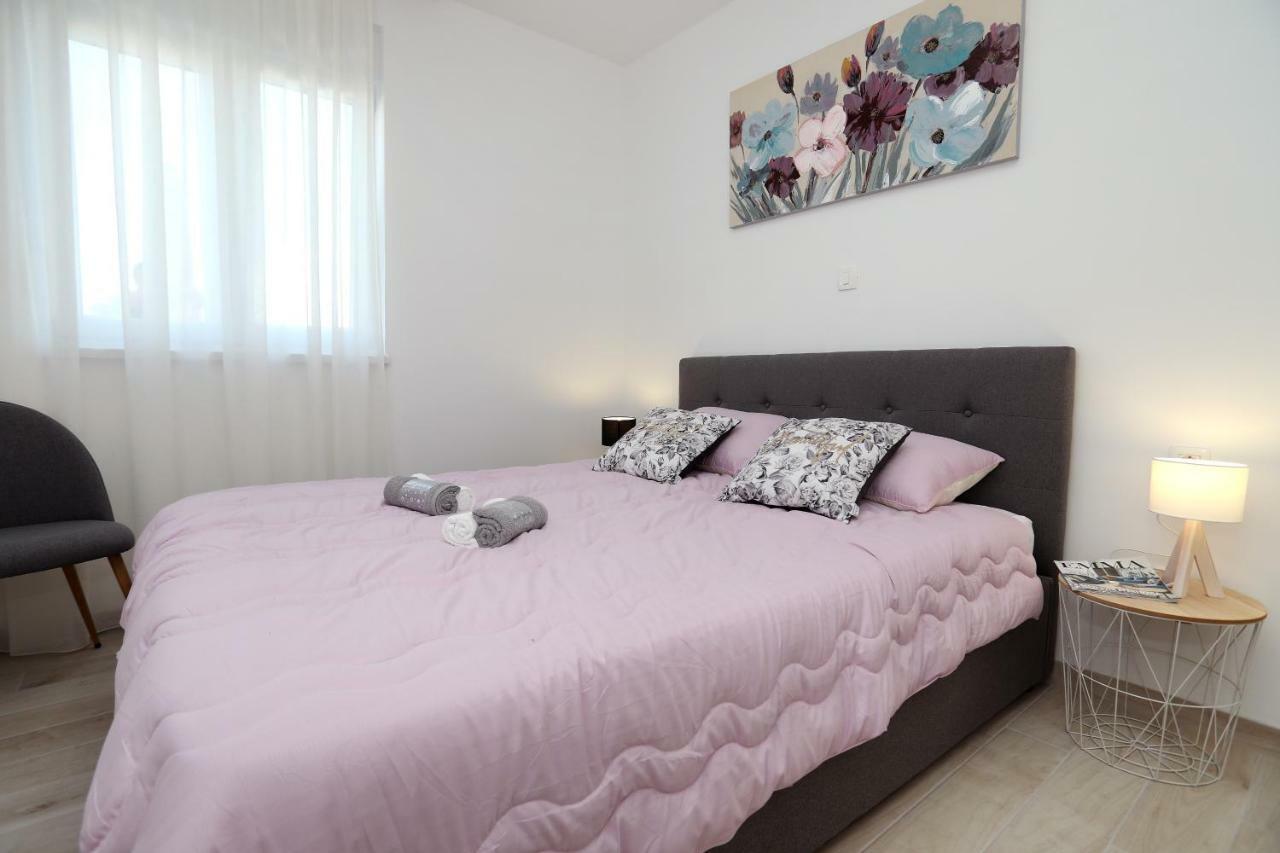 Apartment Little Marijeta Трогір Екстер'єр фото