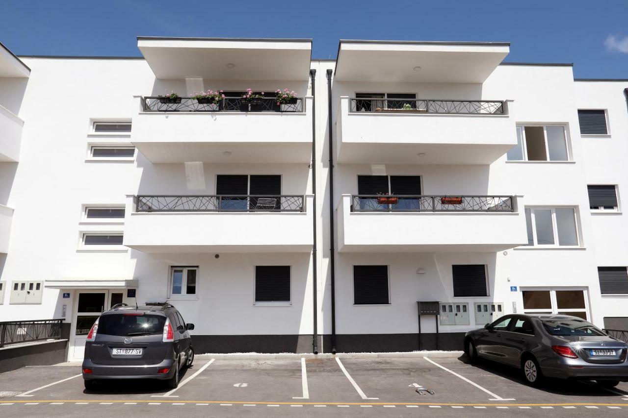 Apartment Little Marijeta Трогір Екстер'єр фото