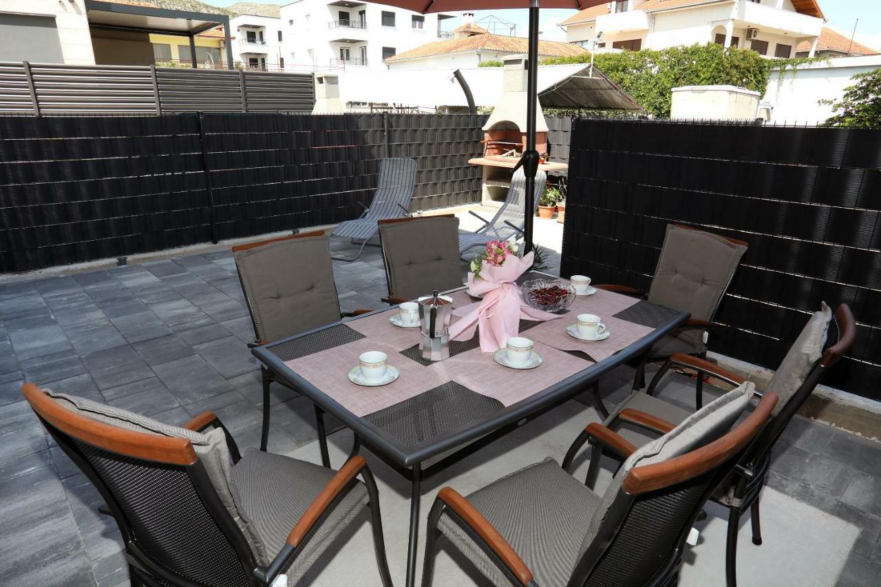 Apartment Little Marijeta Трогір Екстер'єр фото